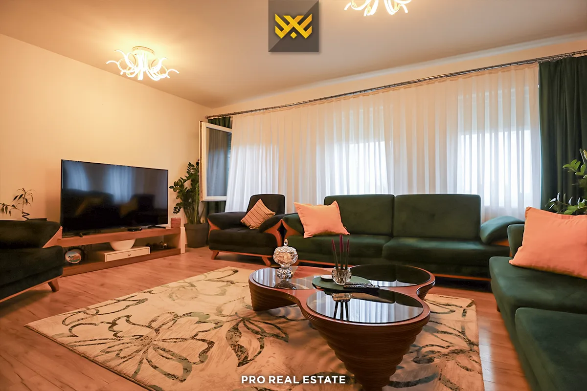 Shtëpi 300m² + 100m² për #SHITJE në Veternik