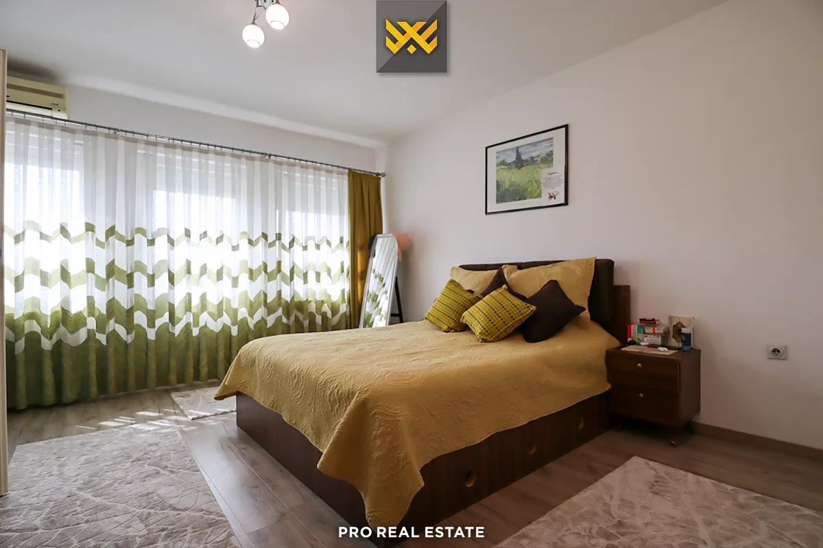 Shtëpi 300m² + 100m² për #SHITJE në Veternik