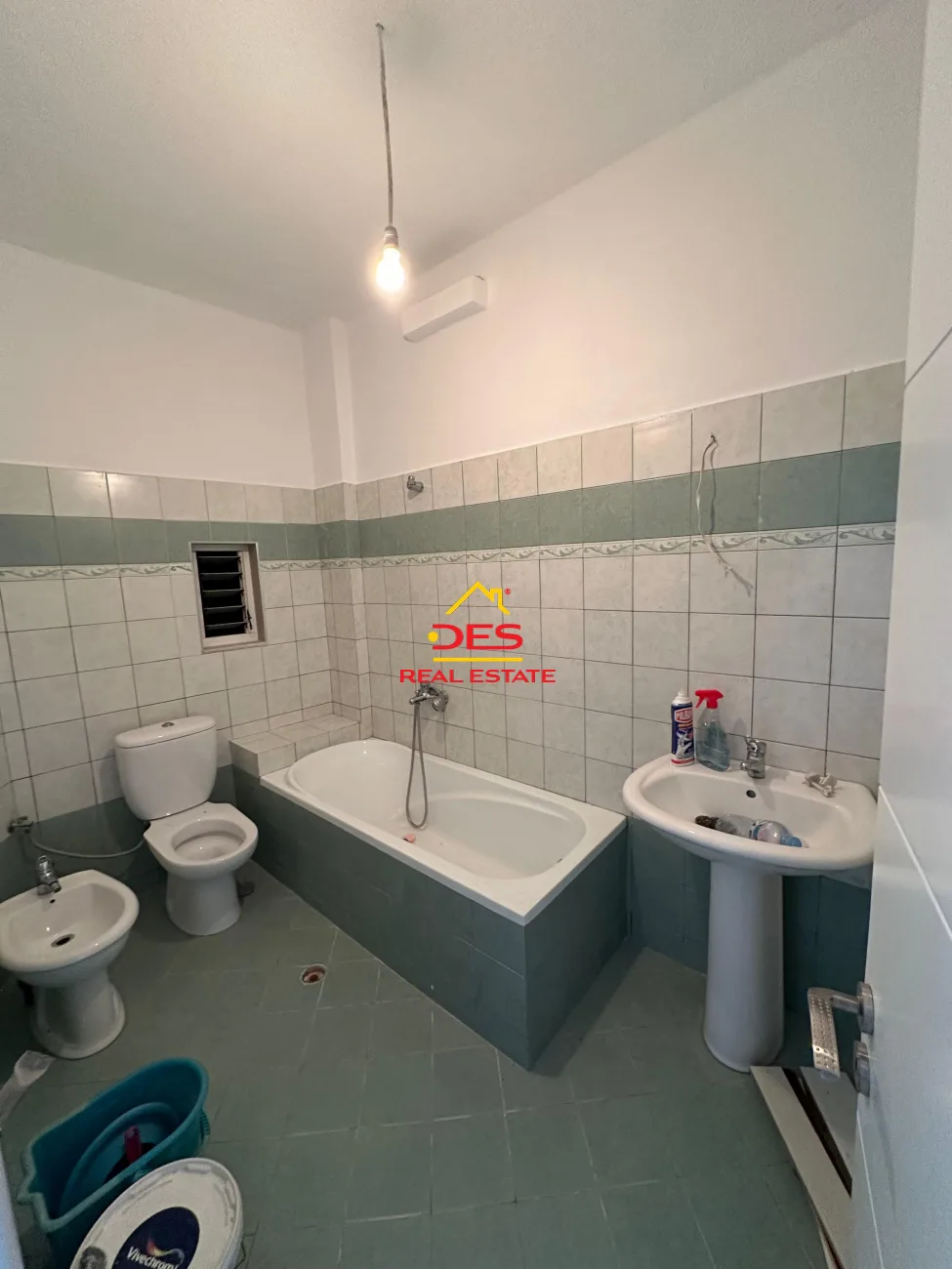SHITET APARTAMENT 3+1+3 NË SARANDË 📍 Pranë Stadiumit të qytetit