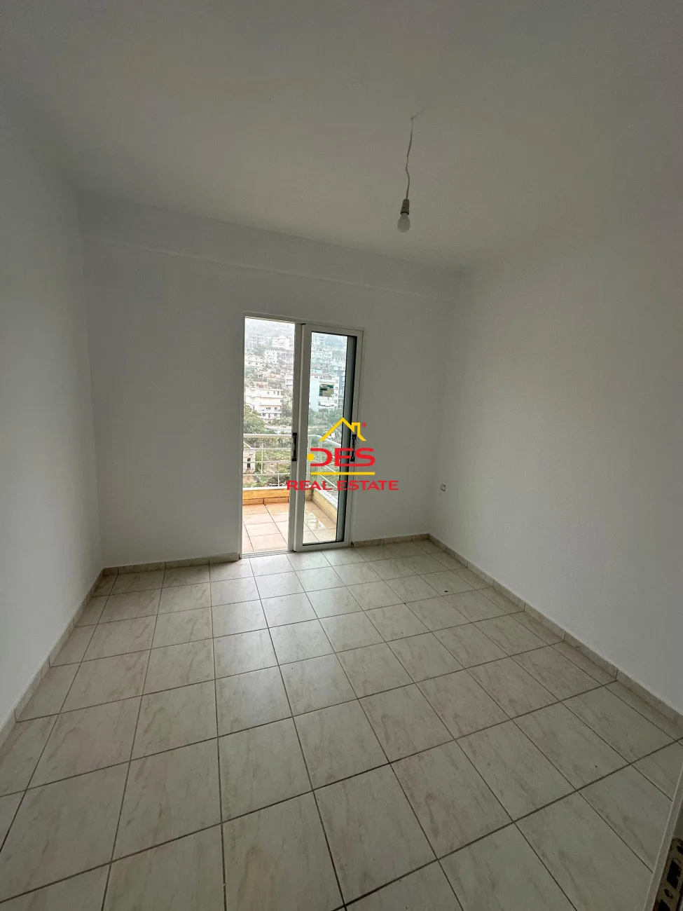 SHITET APARTAMENT 3+1+3 NË SARANDË 📍 Pranë Stadiumit të qytetit