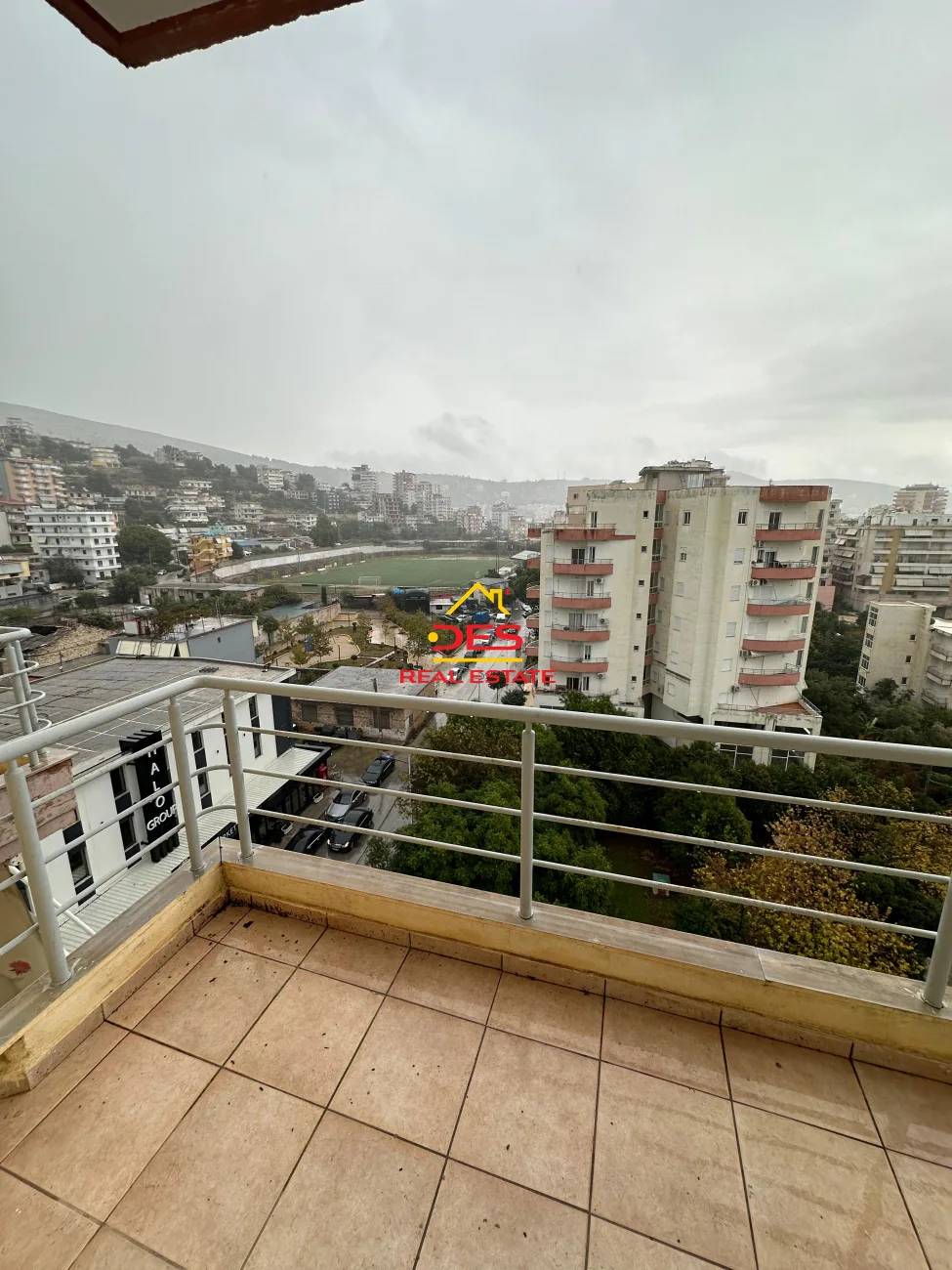 SHITET APARTAMENT 3+1+3 NË SARANDË 📍 Pranë Stadiumit të qytetit