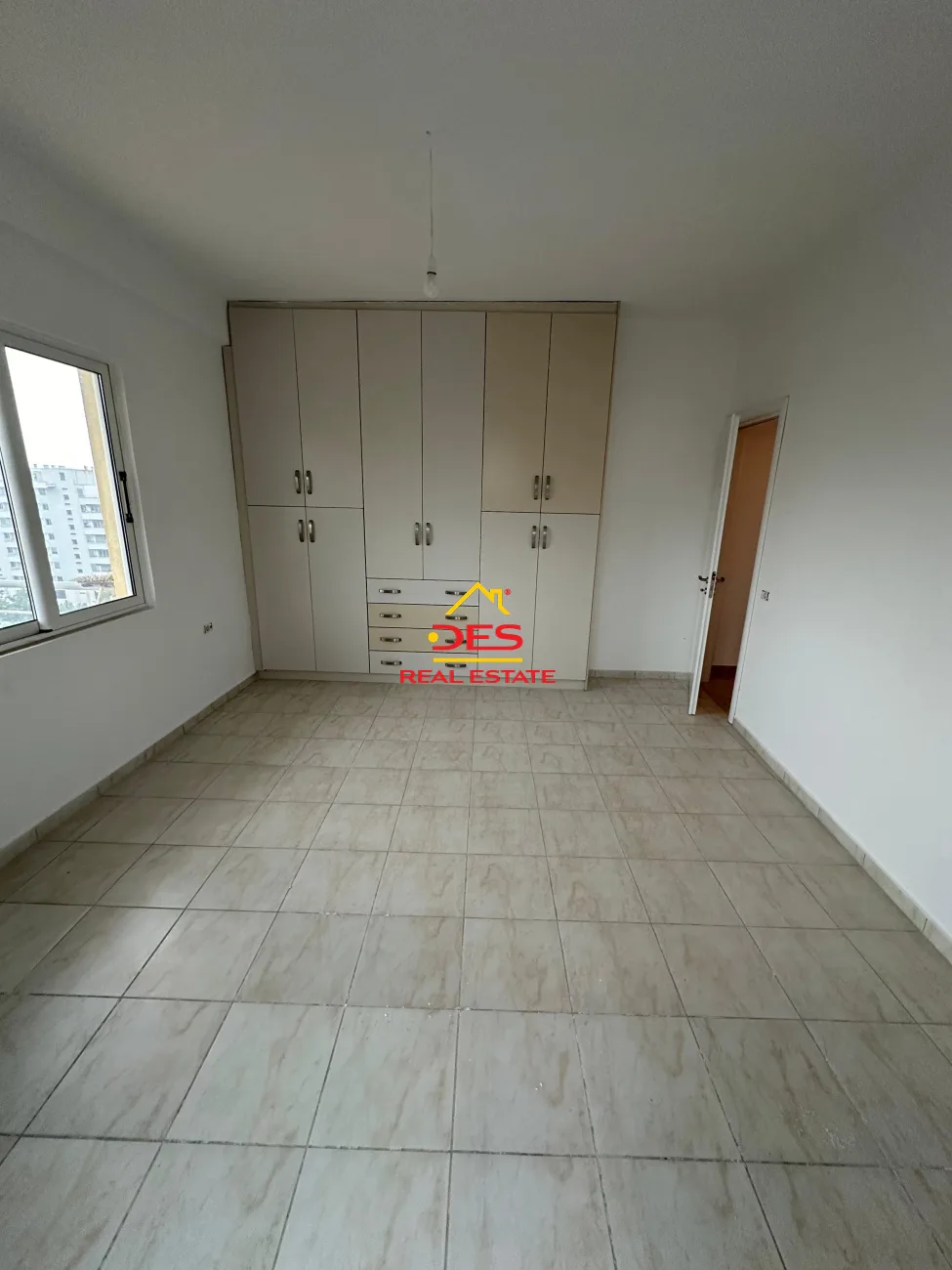 SHITET APARTAMENT 3+1+3 NË SARANDË 📍 Pranë Stadiumit të qytetit