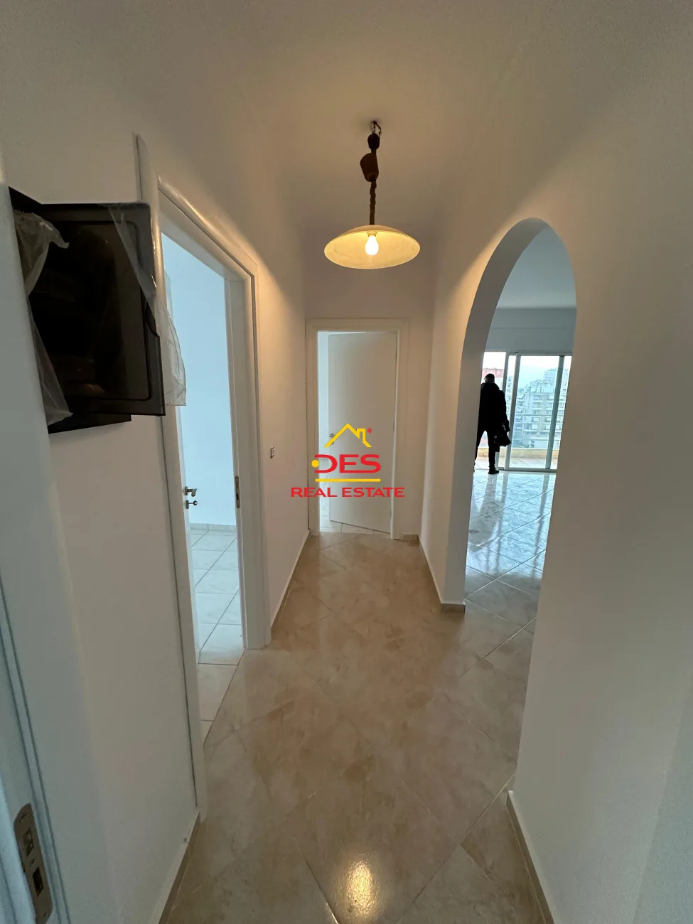 SHITET APARTAMENT 3+1+3 NË SARANDË 📍 Pranë Stadiumit të qytetit