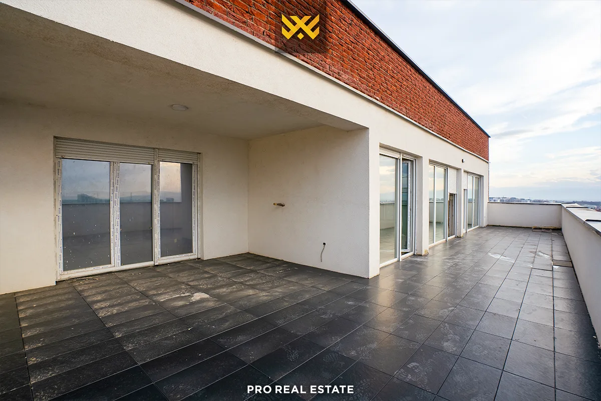 Banesë Penthouse 200m² + 60m² për #SHITJE në Lagjen e Muhaxherëve