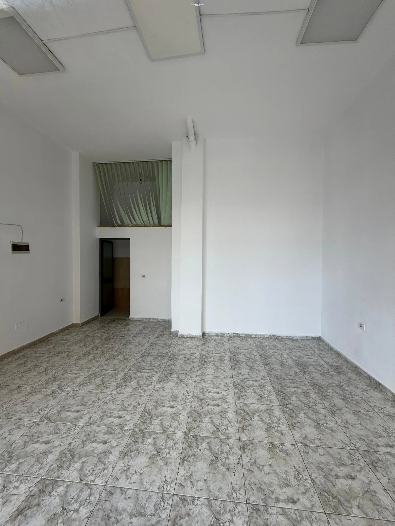 Dyqan Me Qera Tek 5 Maj (ID BD21860) Tirane