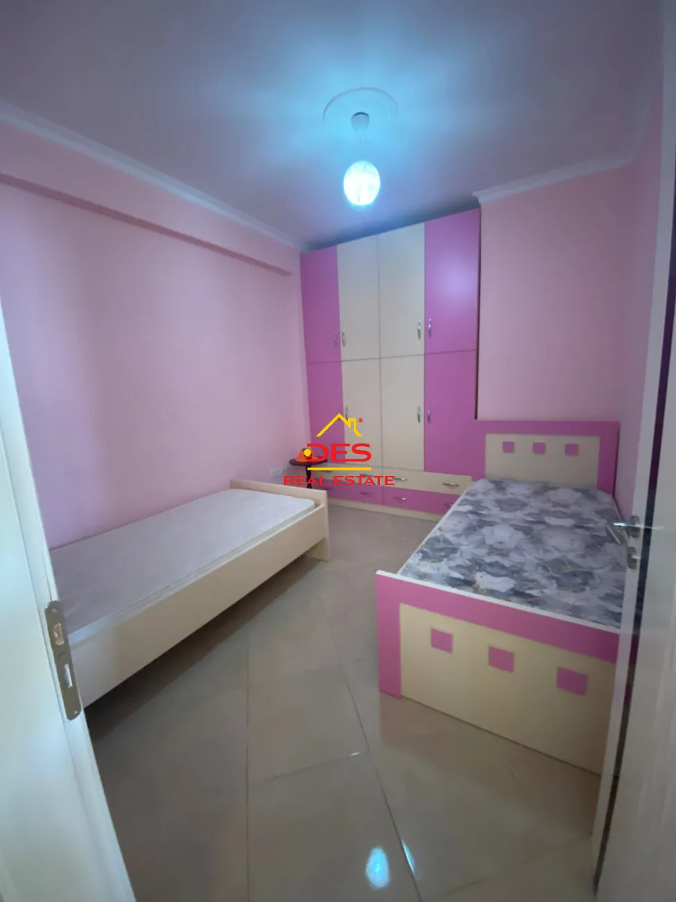 Jepet me qira apartament 2+1 pranë ish karburant vola , vlorë