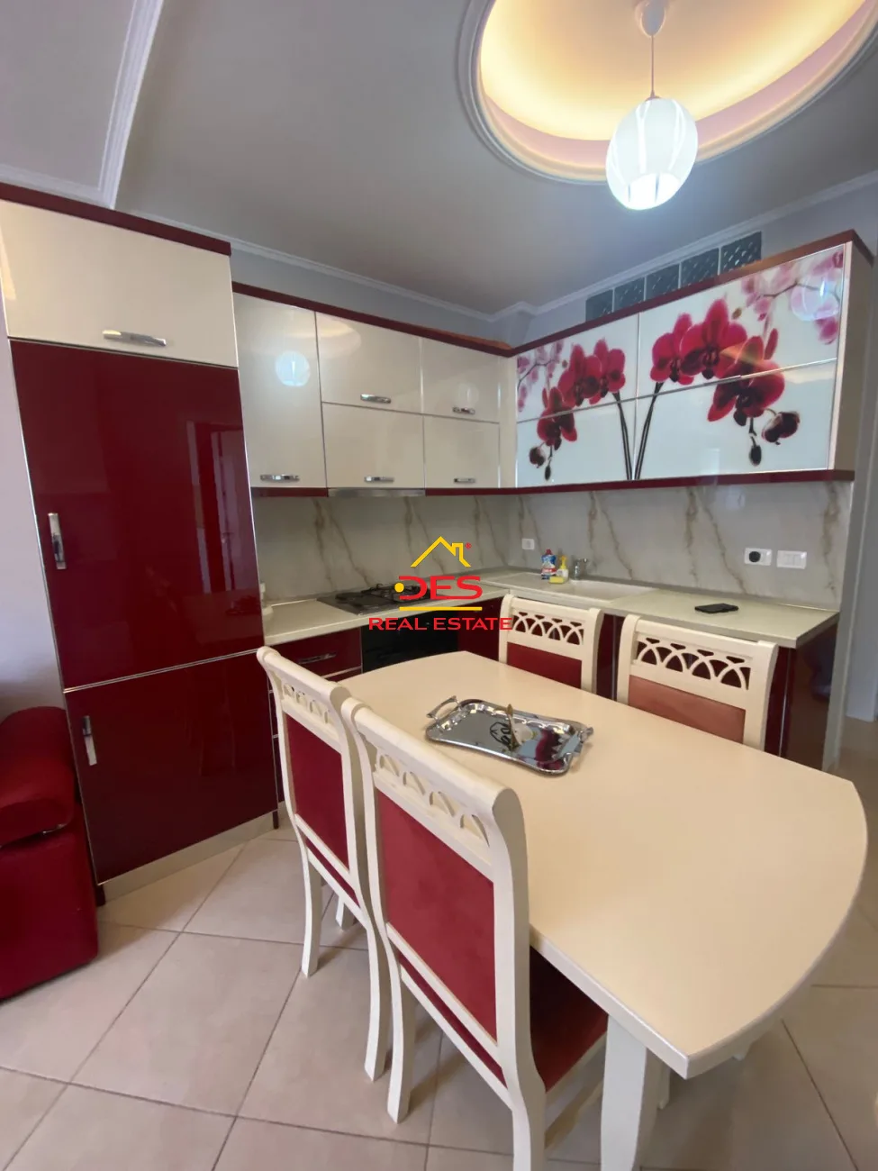 Jepet me qira apartament 2+1 pranë ish karburant vola , vlorë