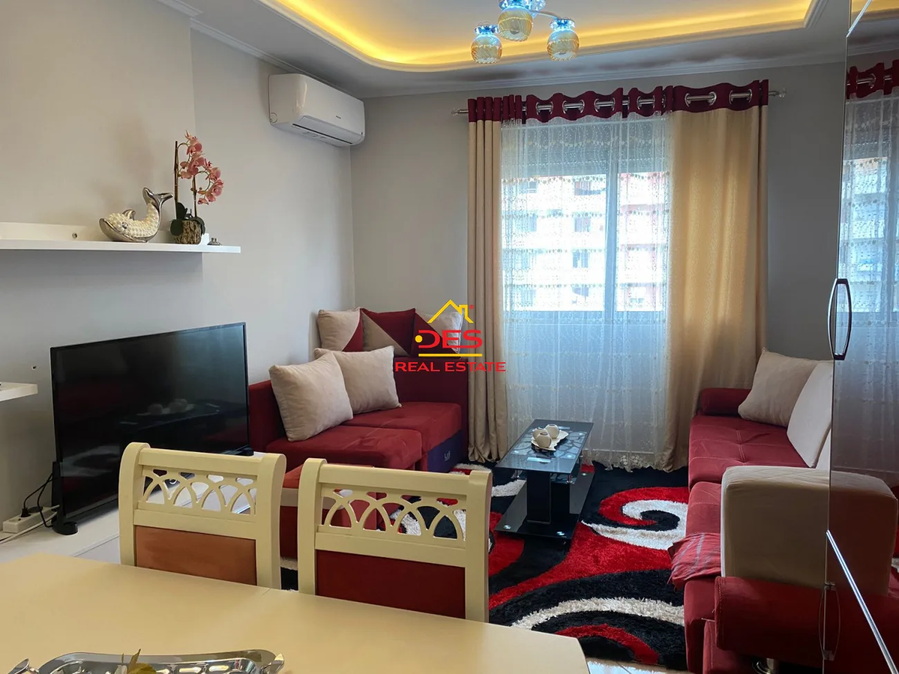 Jepet me qira apartament 2+1 pranë ish karburant vola , vlorë