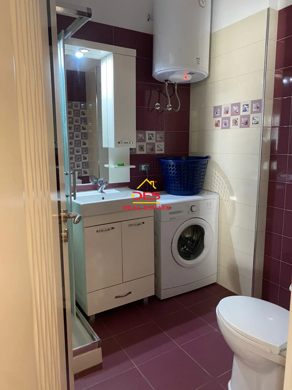 Jepet me qira apartament 2+1 pranë ish karburant vola , vlorë