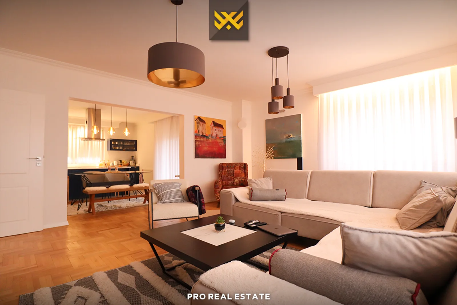 Shtëpi 420m² në #SHITJE në Lagjen Qëndresa.
