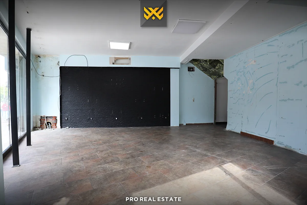 Lokal - Zyrë 220m² me #QIRA te Qafa.