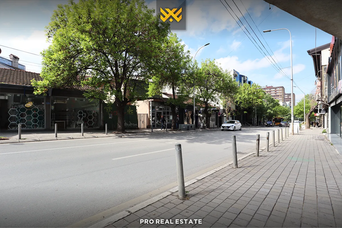 Lokal - Zyrë 220m² me #QIRA te Qafa.