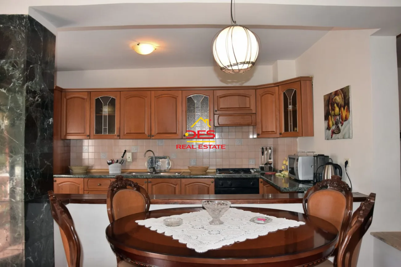 Jepet me qira apartament 2+1 pranë bllokut,tiranë