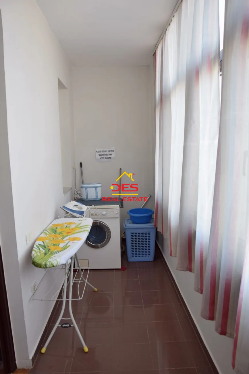 Jepet me qira apartament 2+1 pranë bllokut,tiranë