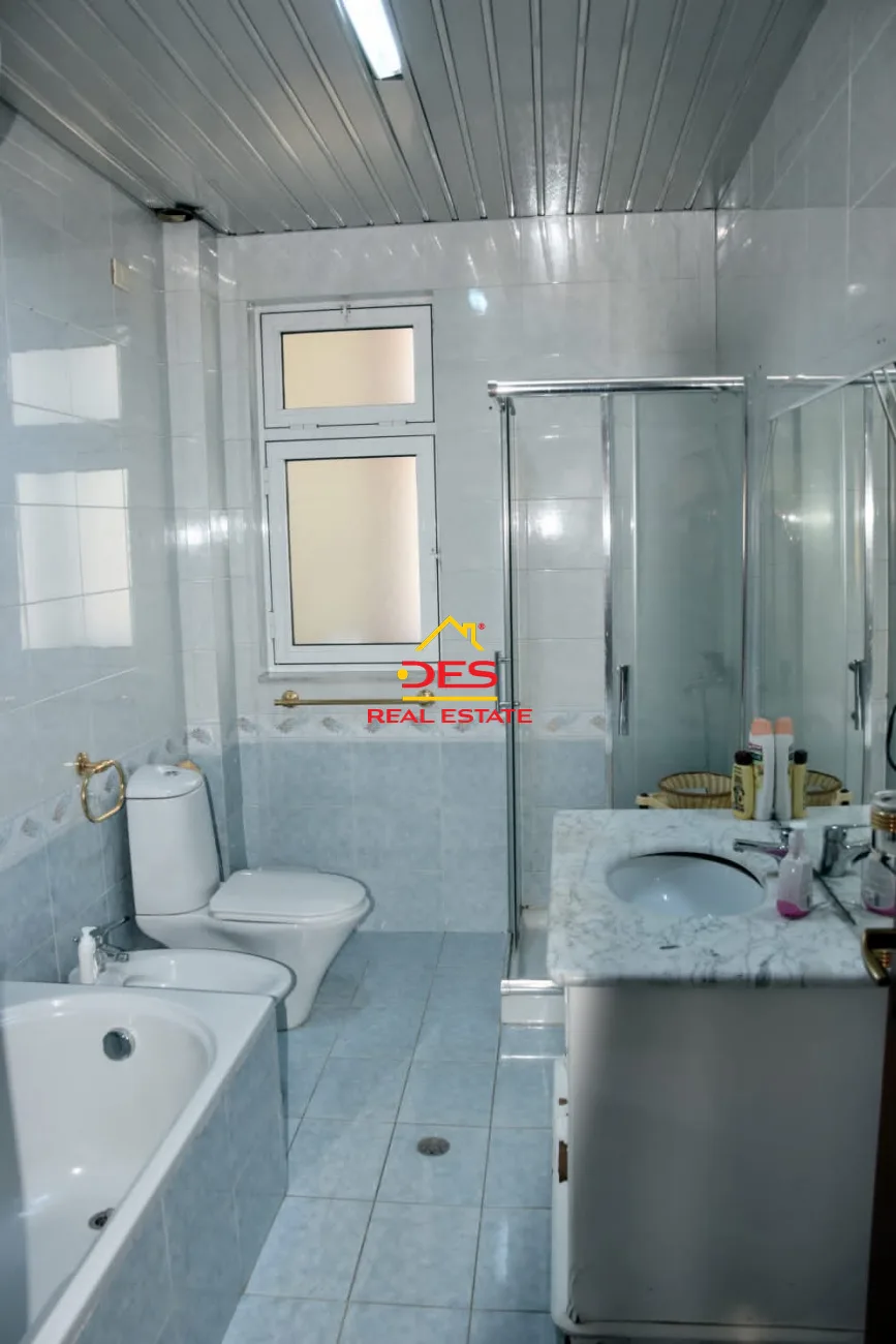 Jepet me qira apartament 2+1 pranë bllokut,tiranë