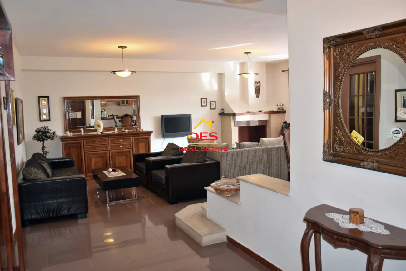 Jepet me qira apartament 2+1 pranë bllokut,tiranë
