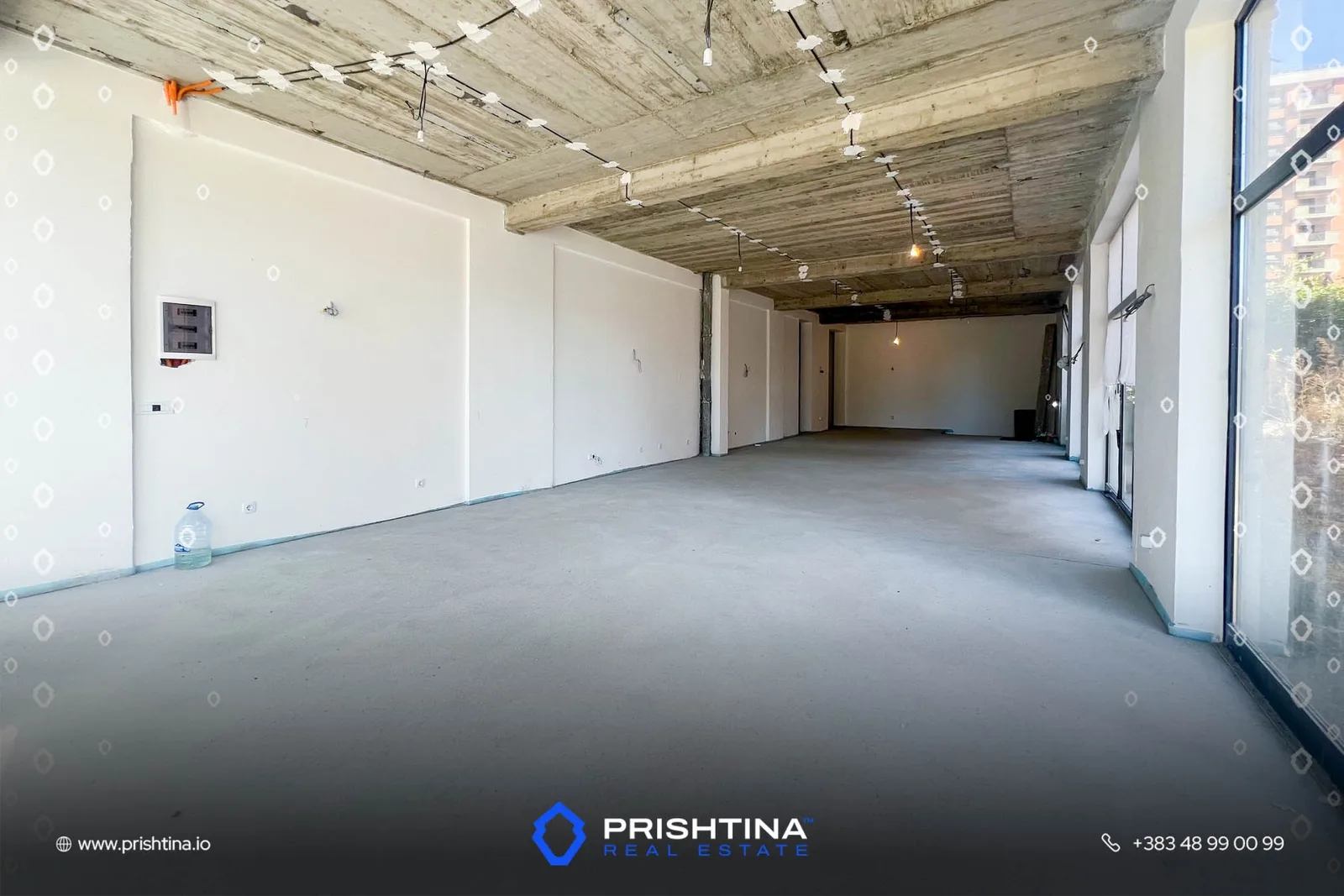 Lokal me qira 220m² te Rruga B