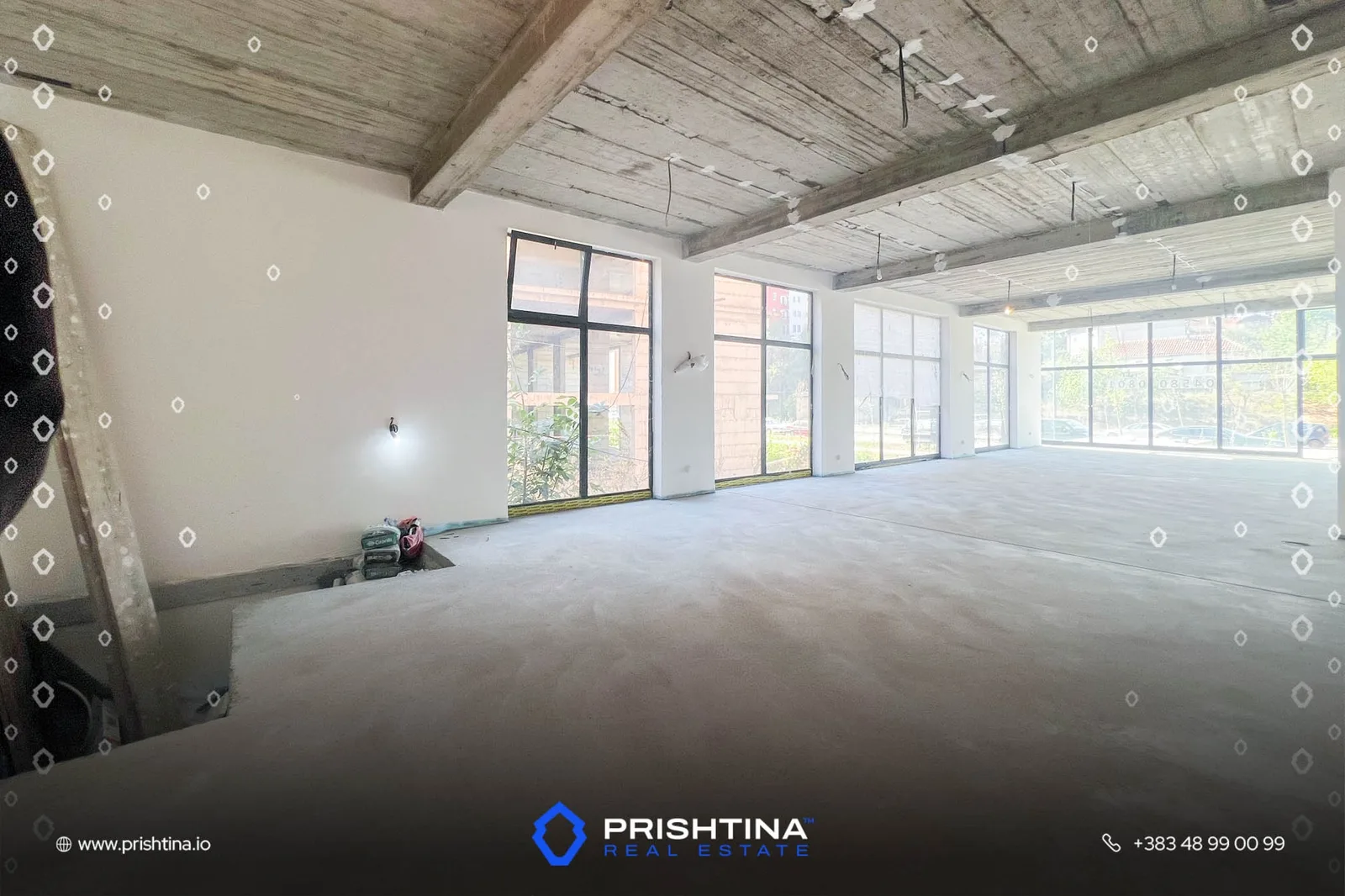 Lokal me qira 220m² te Rruga B