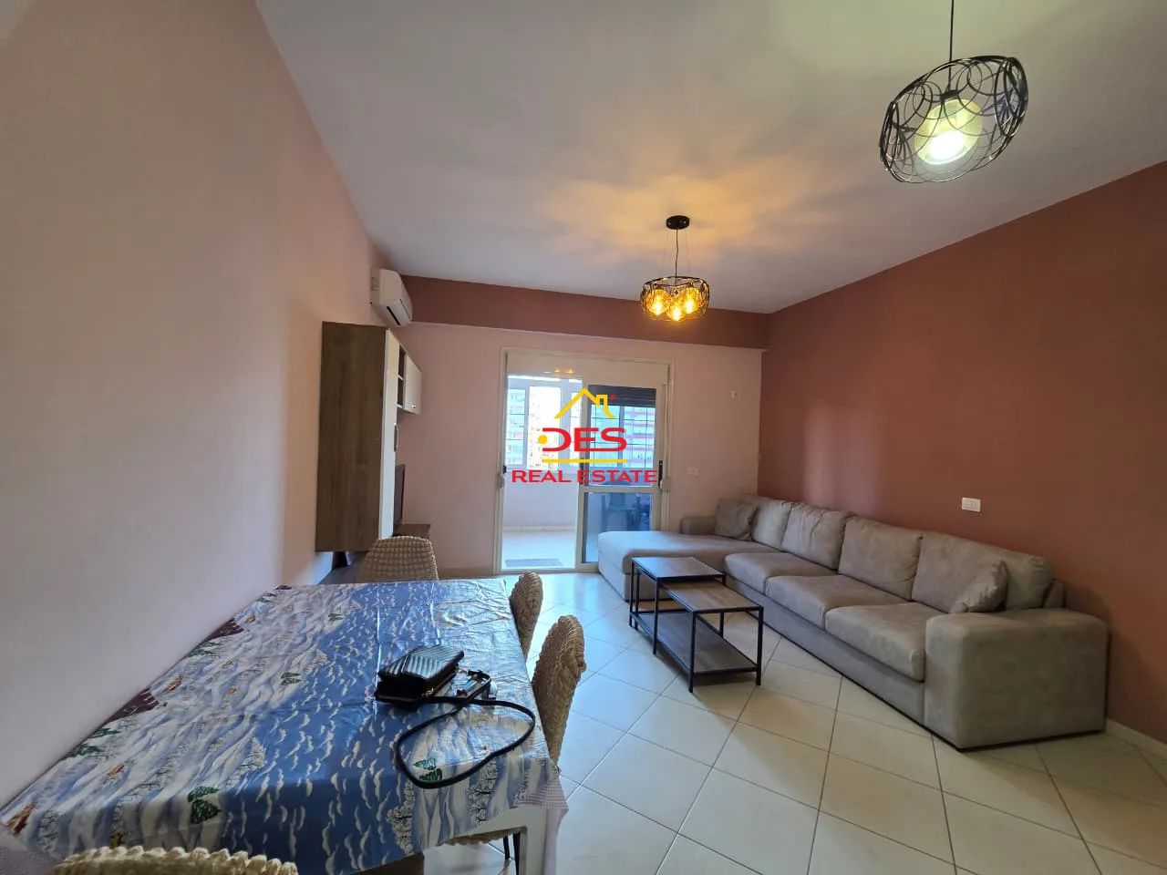 Jepet me qira apartament 2+1 pranë kishës ortodokse, vlorë.