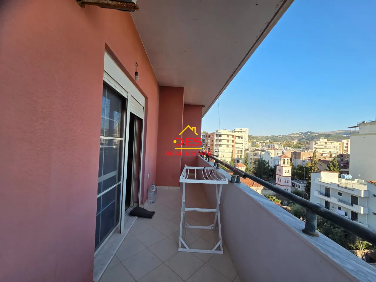 Jepet me qira apartament 2+1 pranë kishës ortodokse, vlorë.