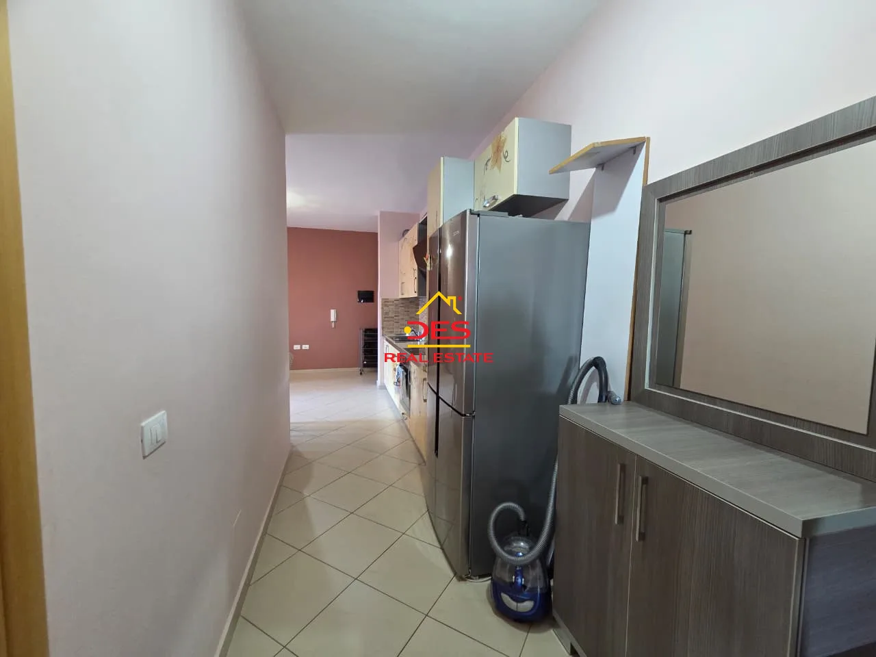 Jepet me qira apartament 2+1 pranë kishës ortodokse, vlorë.