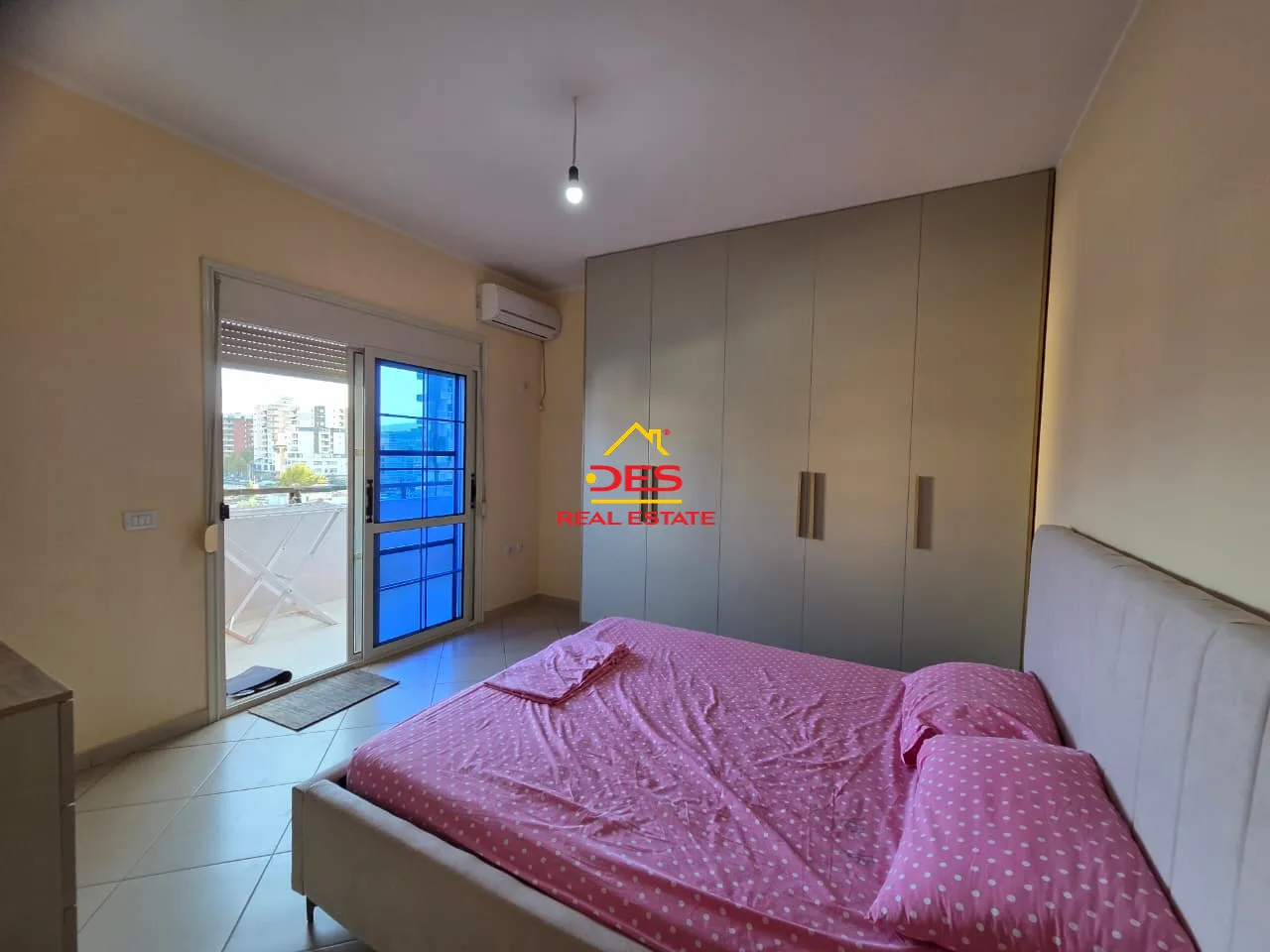 Jepet me qira apartament 2+1 pranë kishës ortodokse, vlorë.