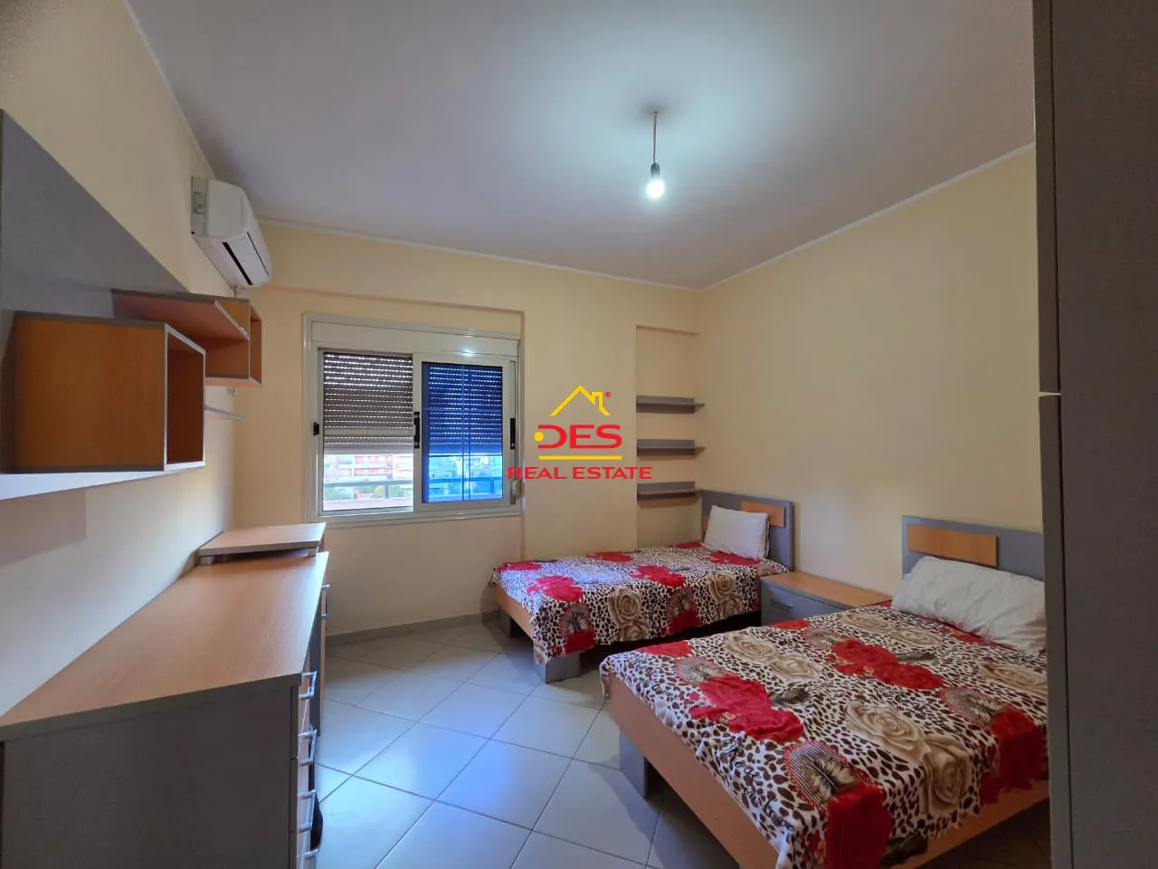Jepet me qira apartament 2+1 pranë kishës ortodokse, vlorë.