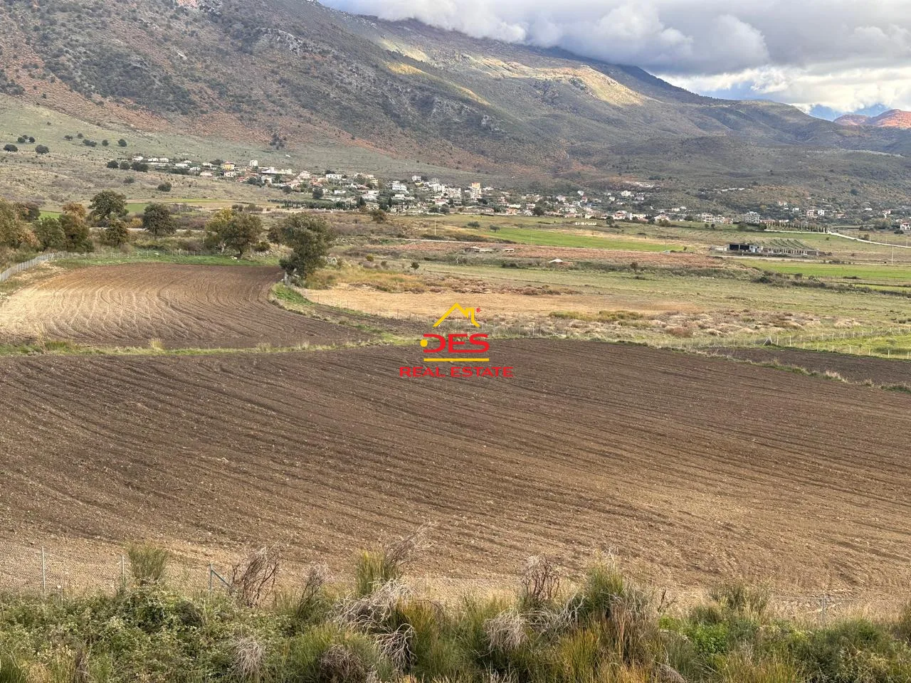 Shitet tokë – are në tragjas, vlorë.