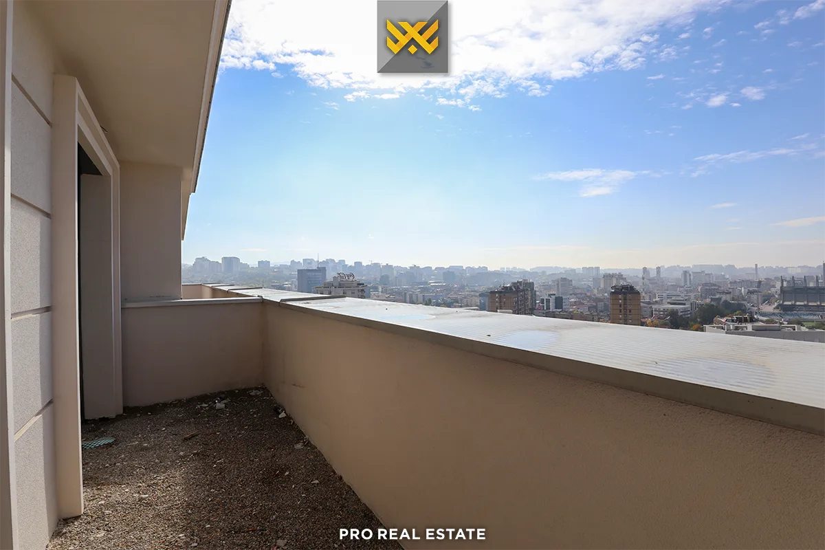 Banesë Penthouse 105.94m² + 31.8m² për #SHITJE në Tophane