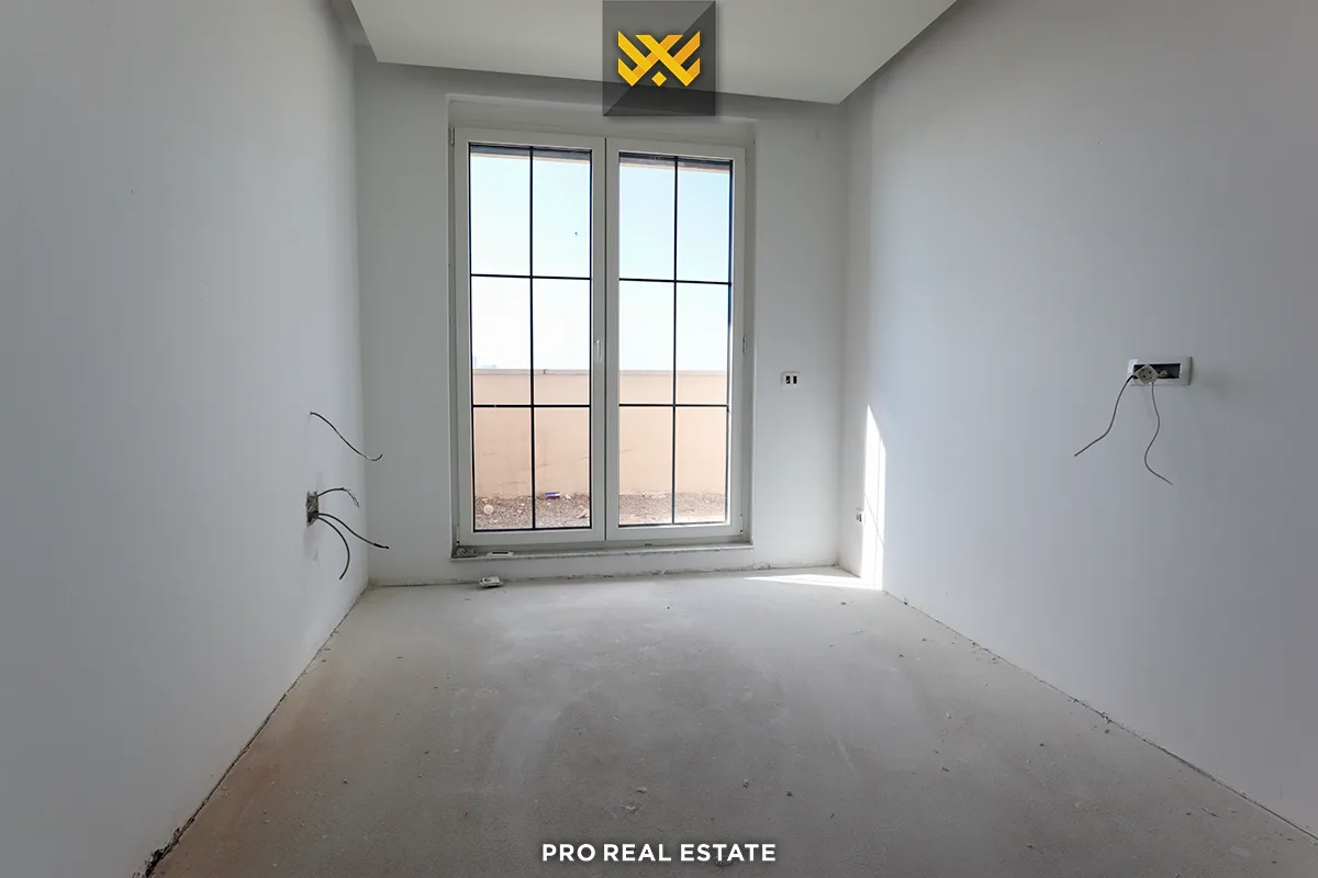 Banesë Penthouse 105.94m² + 31.8m² për #SHITJE në Tophane