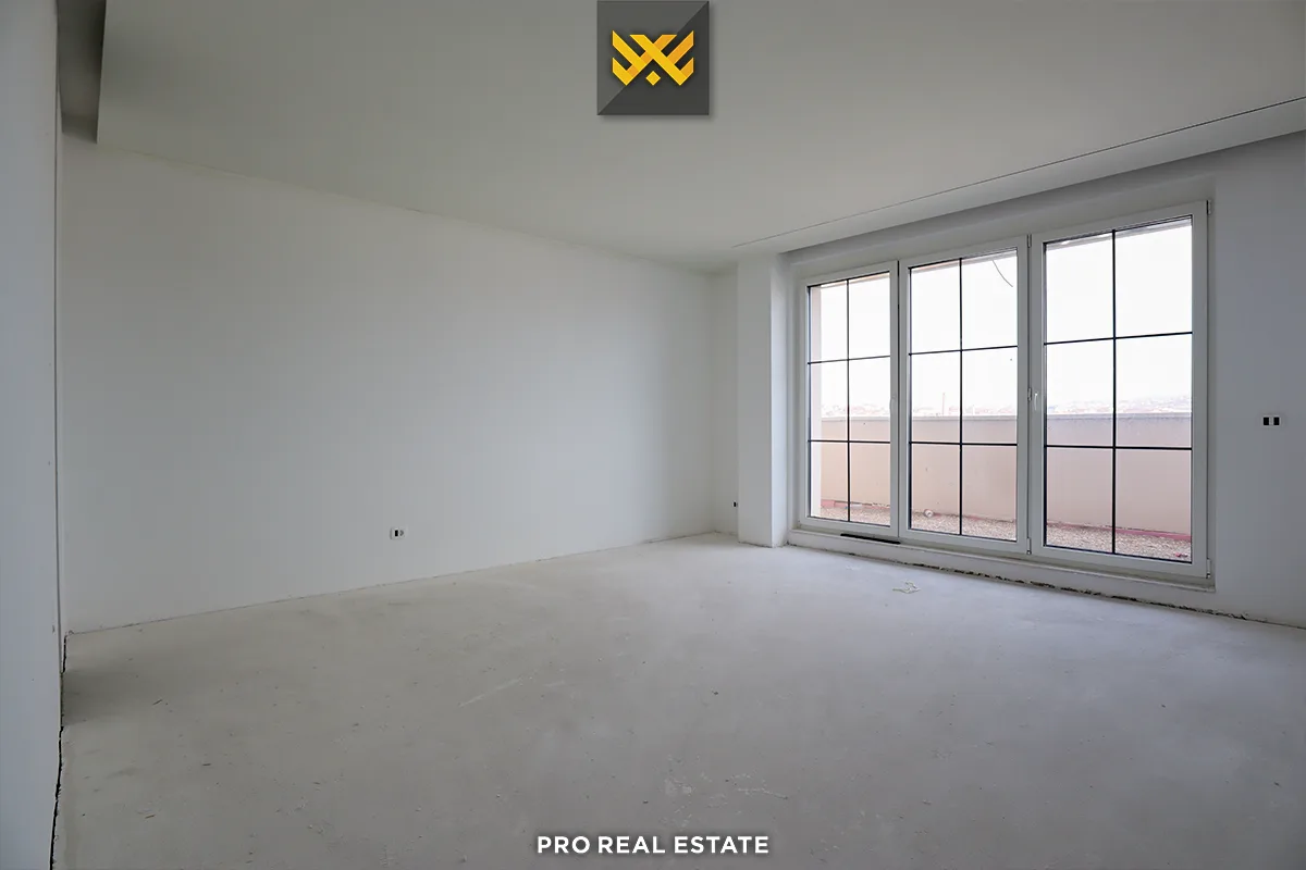 Banesë Penthouse 105.94m² + 31.8m² për #SHITJE në Tophane