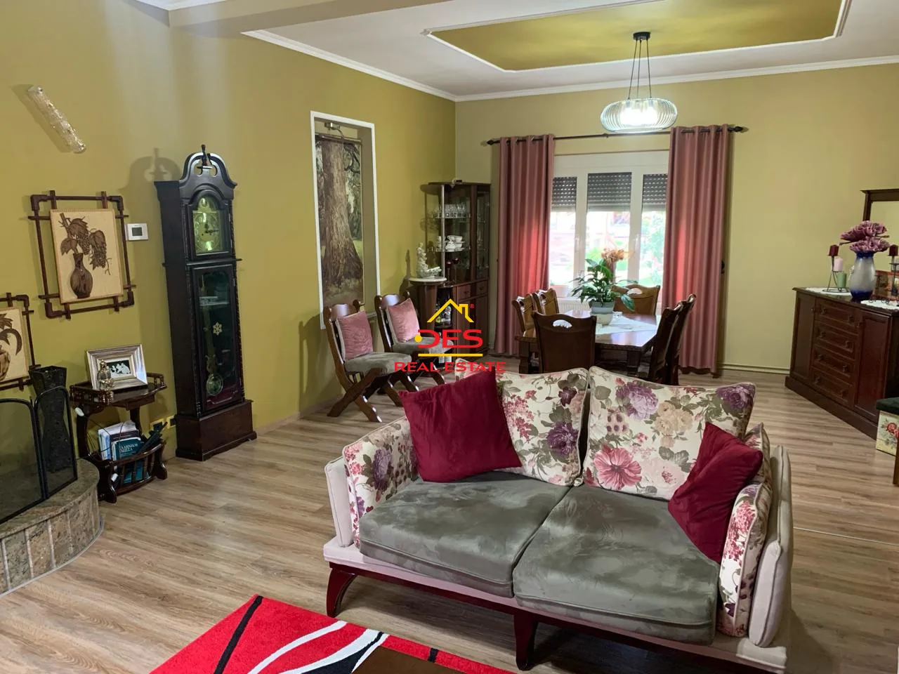 Shitet shtëpi private + truall në lagjen ’emin matraxhiu’ ,elbasan