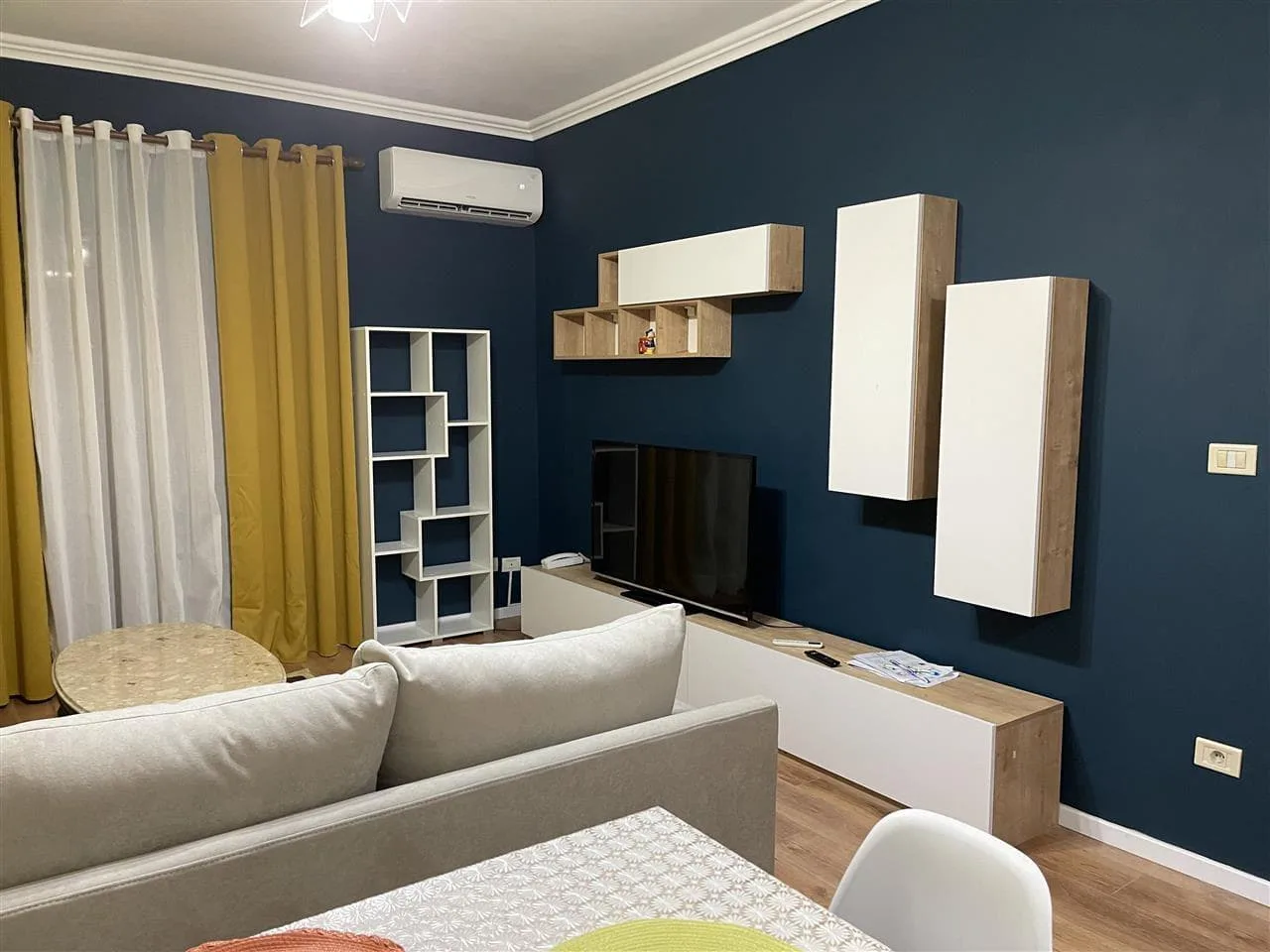 Apartament me qera 2+1 Tek Ish-Restorant Durresi (ID B220142) Tirane