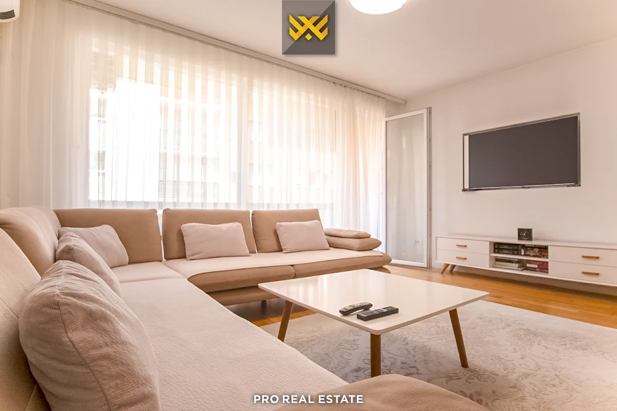 Banesë 102m² për #SHITJE në Rrugën B.