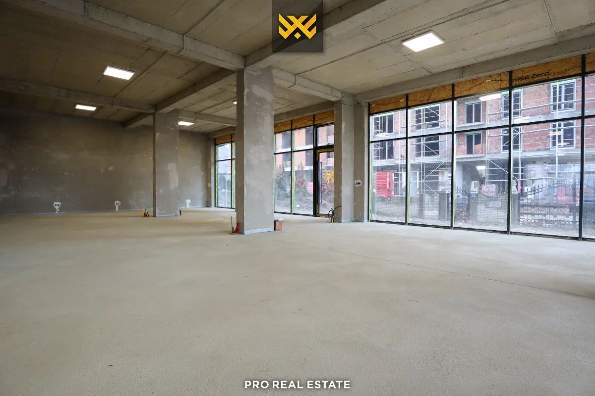 Lokal 585m² me #QIRA në Emshir
