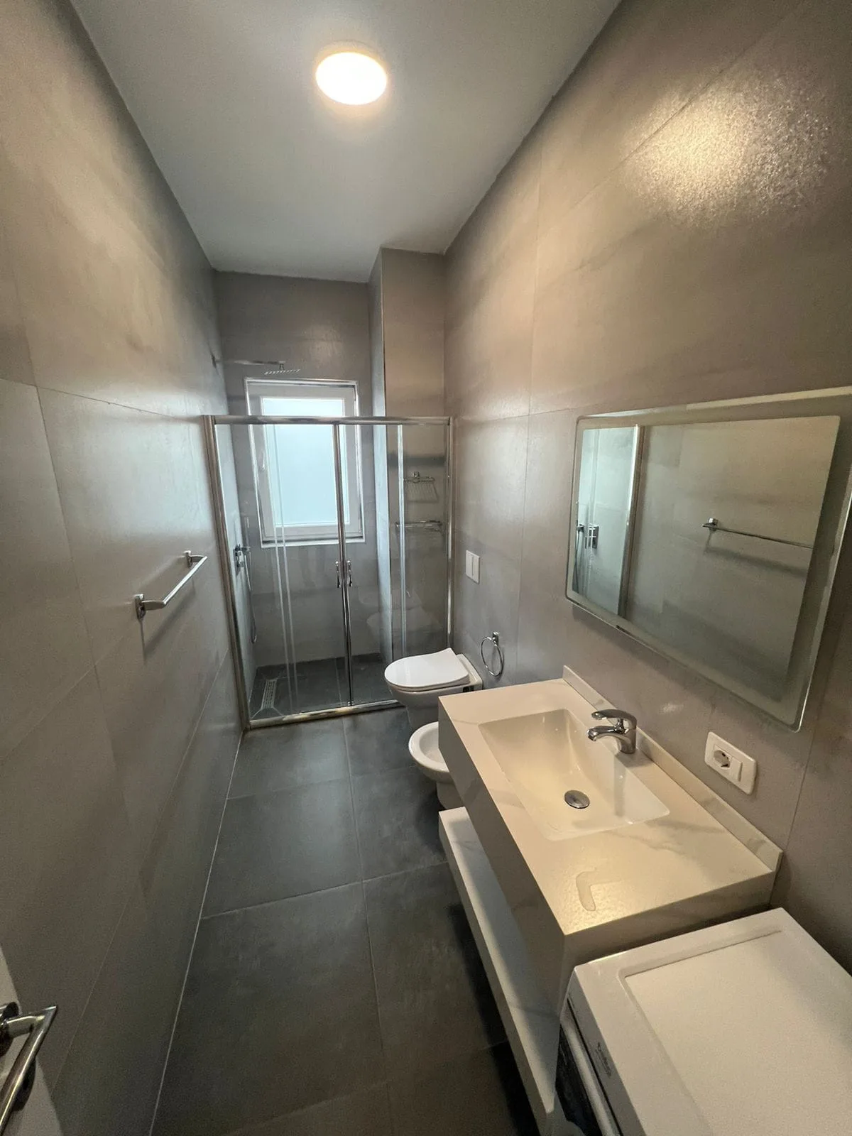 Apartament me qera 2+1+post parkimi tek Rruga Bardhyl (ID B2201391) Tirane