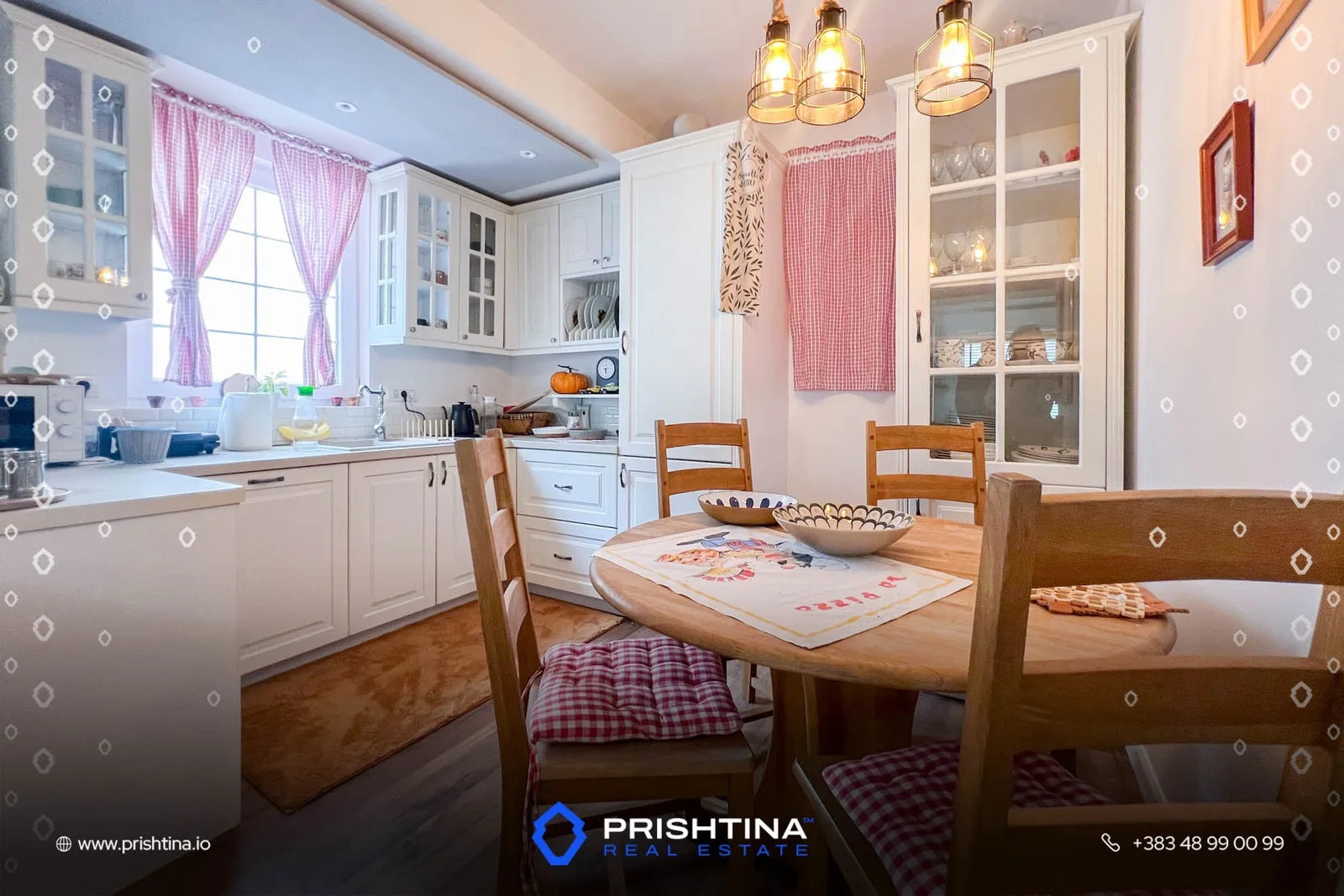 Shtëpi me qira 300m² + 3 ari oborr në Mati 1