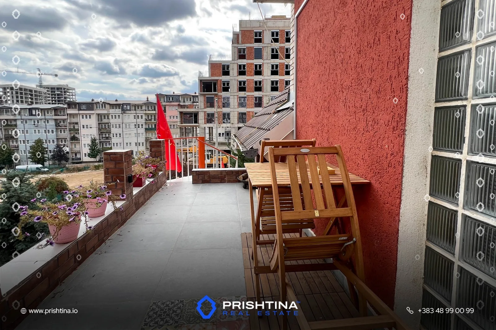 Shtëpi me qira 300m² + 3 ari oborr në Mati 1