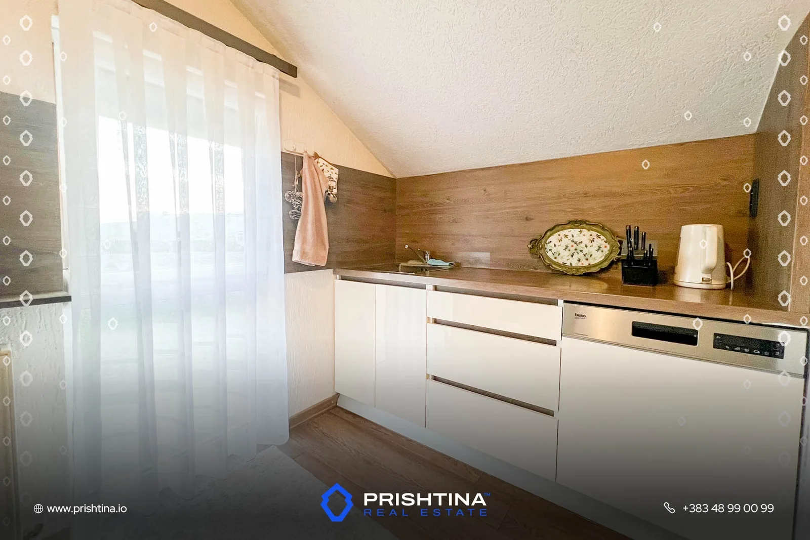 Kat shtëpie me qira 72m² në Emshir