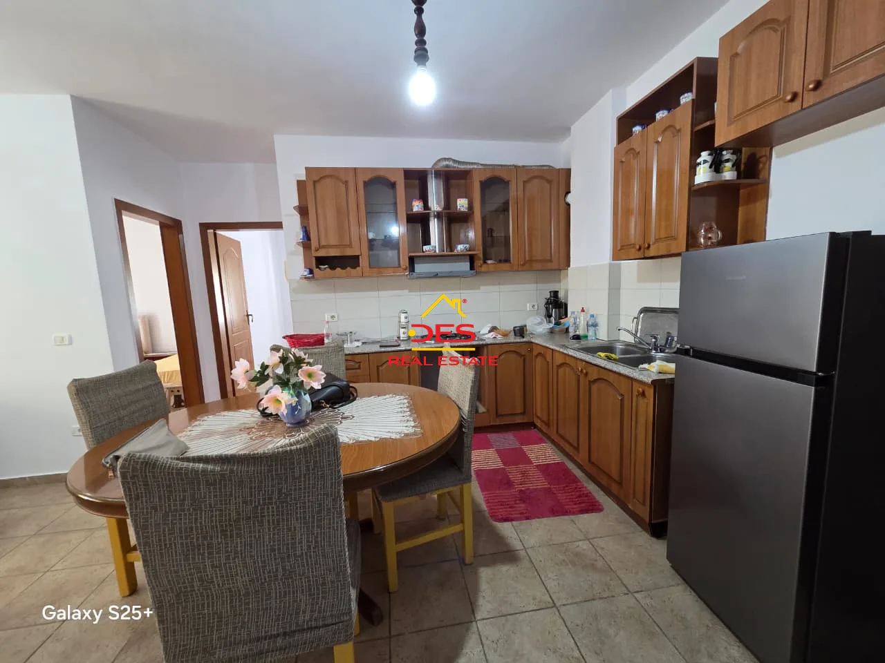 Jepet me qira apartament 2+1 në lungomare, vlorë