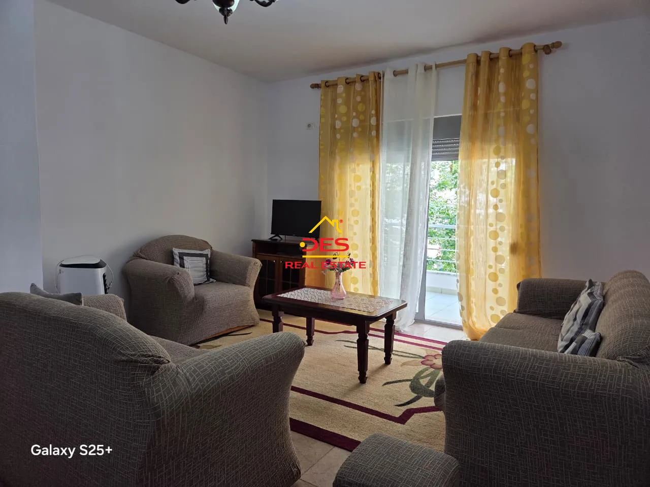 Jepet me qira apartament 2+1 në lungomare, vlorë