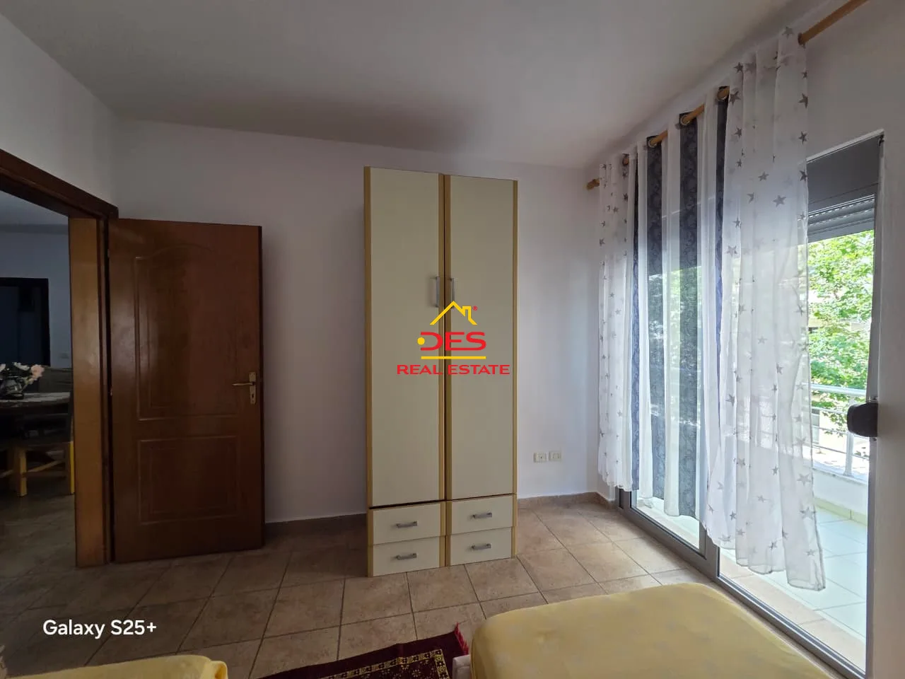 Jepet me qira apartament 2+1 në lungomare, vlorë