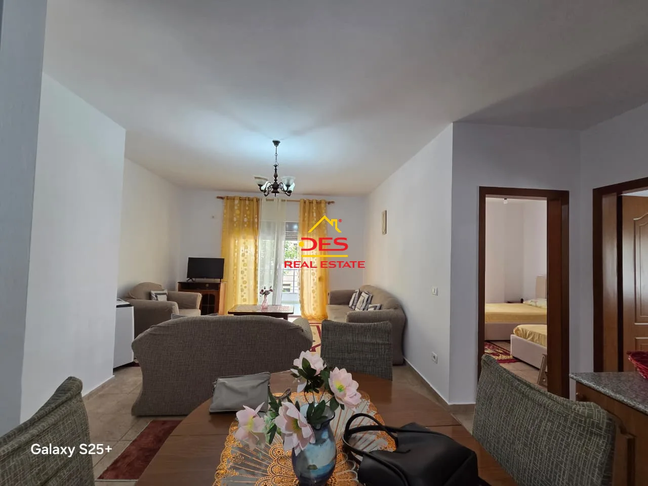 Jepet me qira apartament 2+1 në lungomare, vlorë