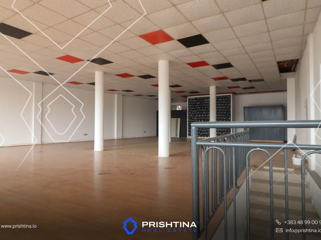 Lokal me qira 180m² në Kodrën e Trimave