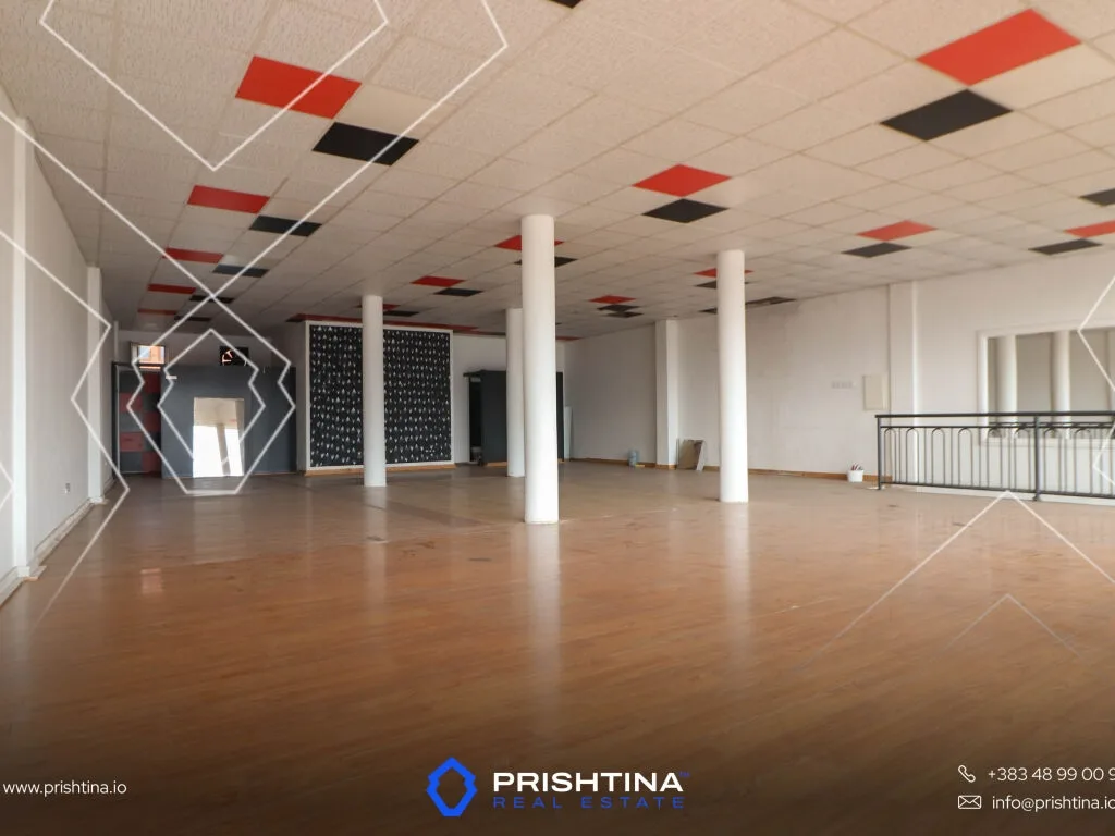 Lokal me qira 180m² në Kodrën e Trimave
