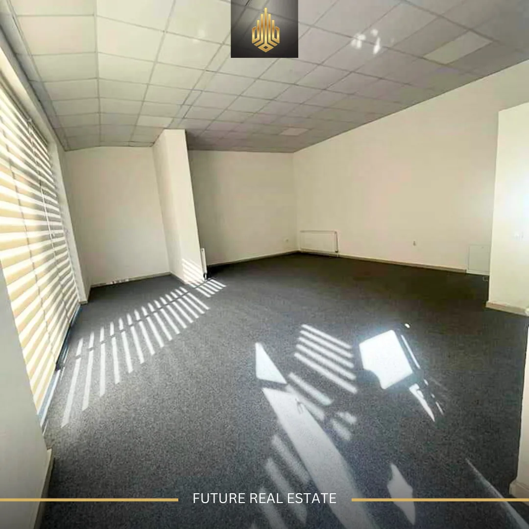 Lokal me QERA/55m²