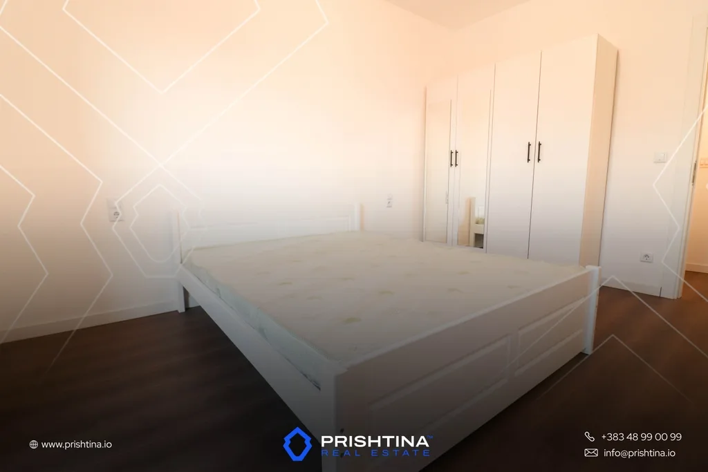 Banesë me qira 96m² në Rrugën A