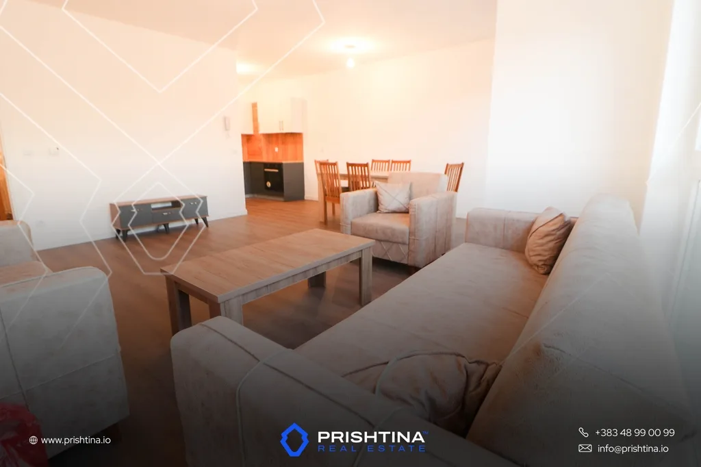 Banesë me qira 96m² në Rrugën A