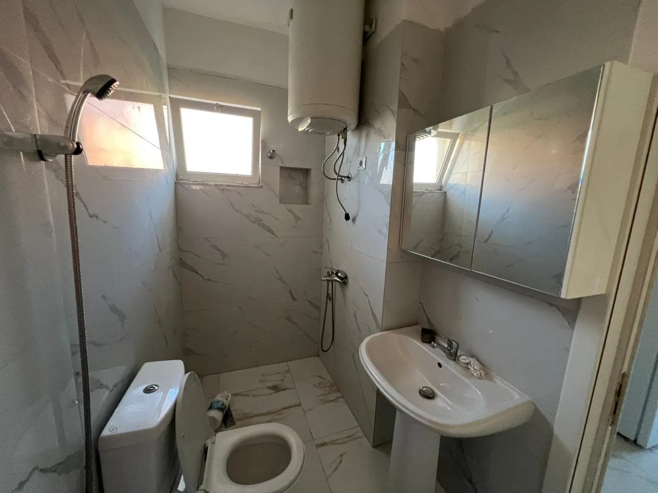 Shtepi Private Me Qera 2+1 Tek Qytet Studenti (ID BV22429) Tirane.