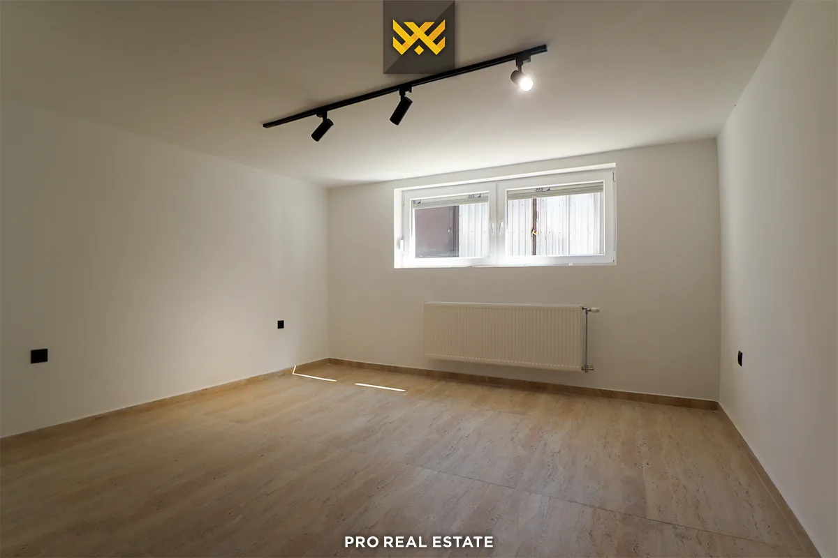 Zyrë 70m² me #QIRA në Qendër